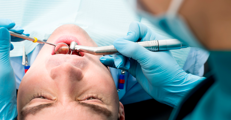 per-que-realizarse-limpieza-dental ¿Por qué es importante hacerse una limpieza dental?