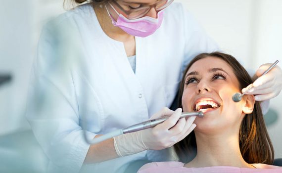 Visita a tu dentista Castellón para prevenir las enfermedades bucales