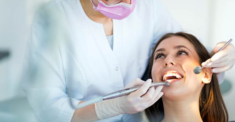 Revisión dental anual Visita a tu dentista Castellón para prevenir las enfermedades bucales
